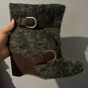 Muk Luks fuzzy boots